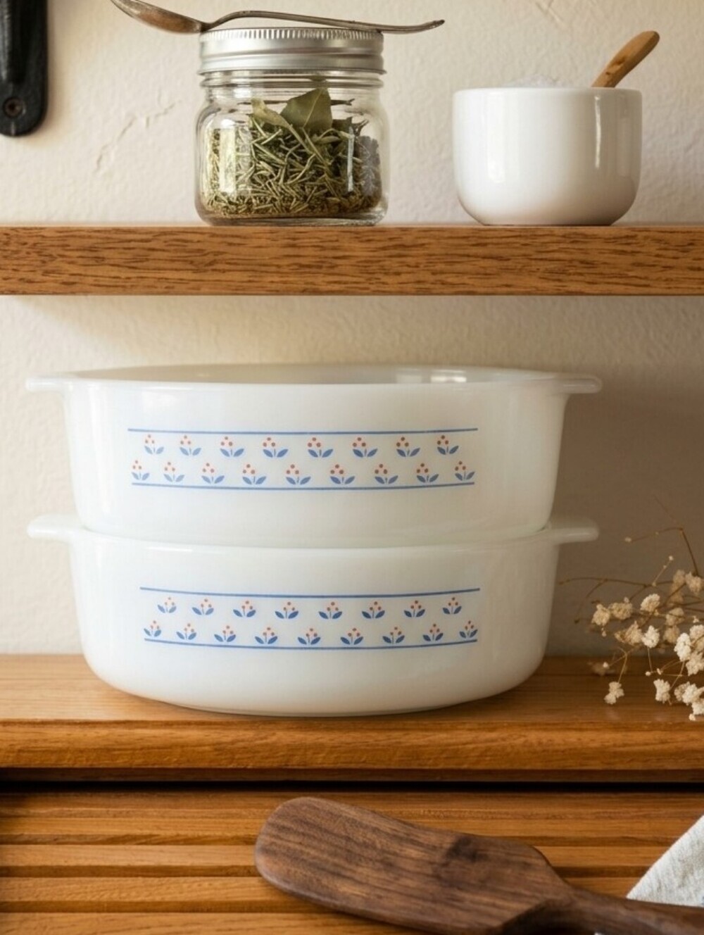 White Floral Pattern Milk Glass Casserole Dish - Set of 2